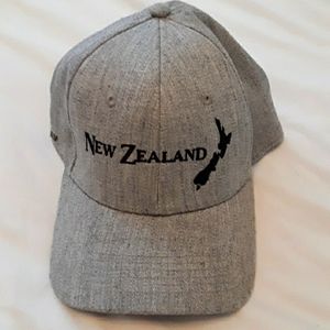 Uflex Wool Blend  Baseball   Hat " New Zealand ". SIZE L' XL